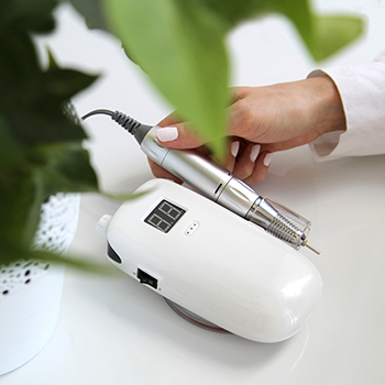 Perfekcyjny manicure dzięki frezarce do paznokci